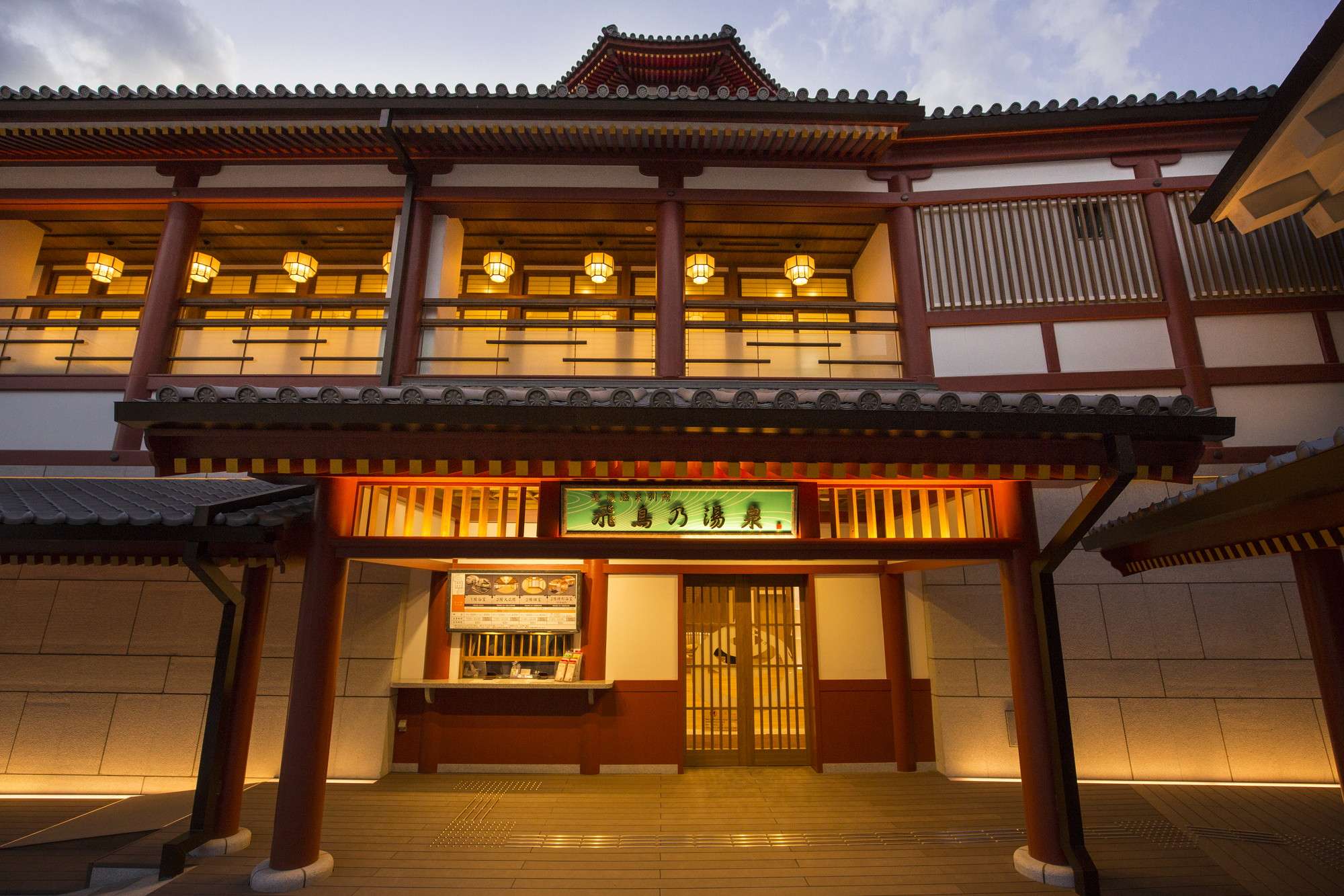 豪華絢爛な装飾