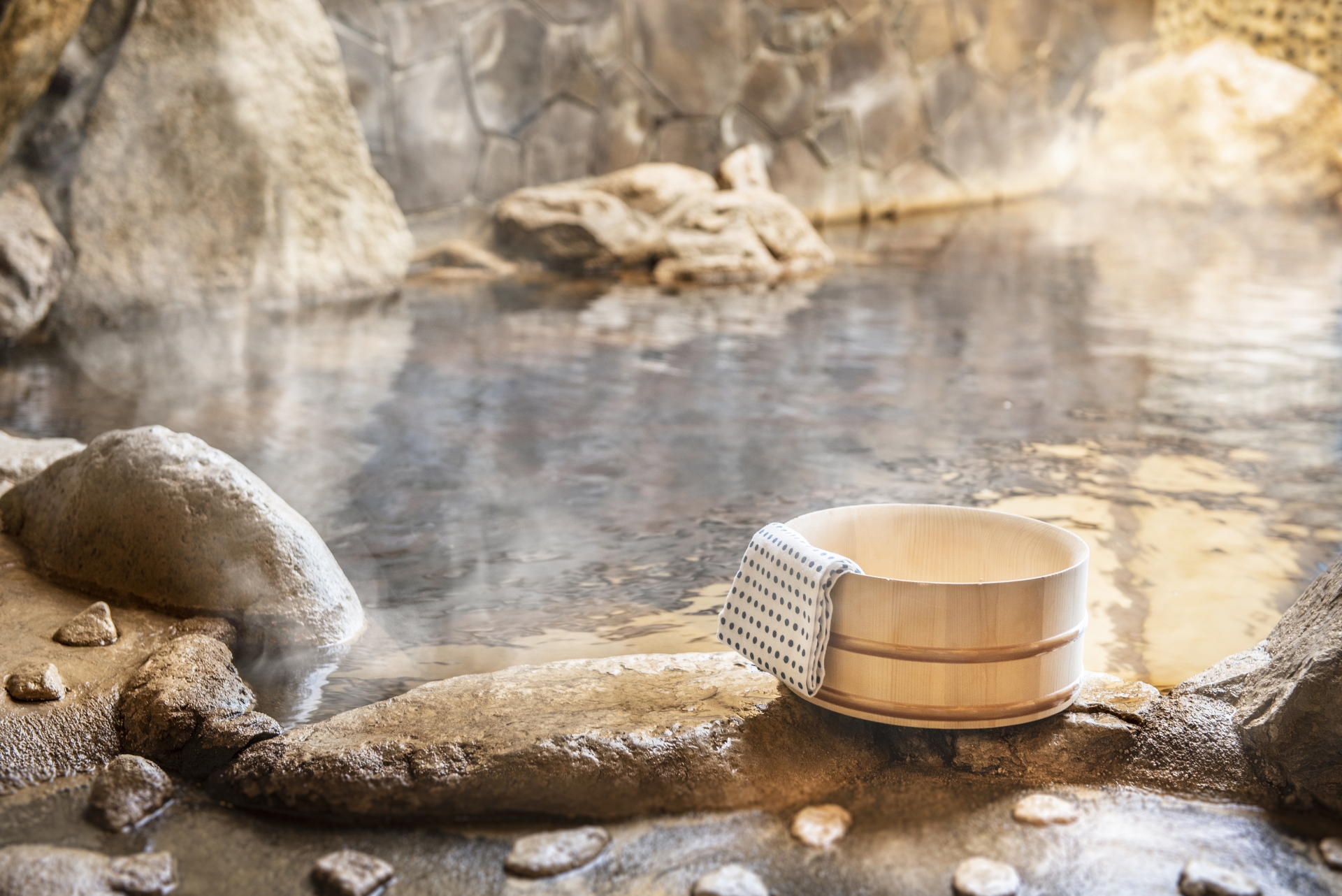 個性豊かな9つの温泉場