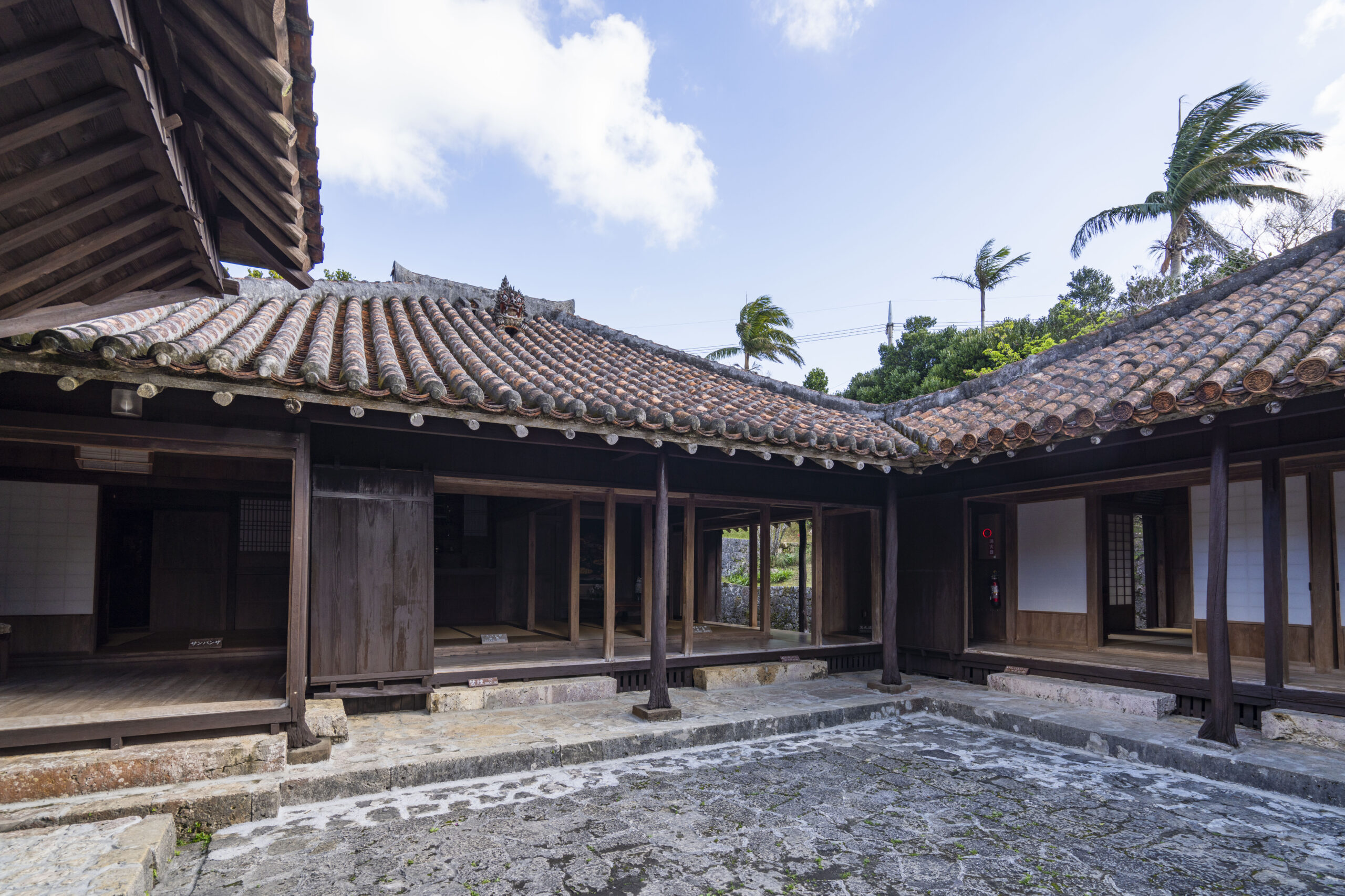 沖縄県 北中城村