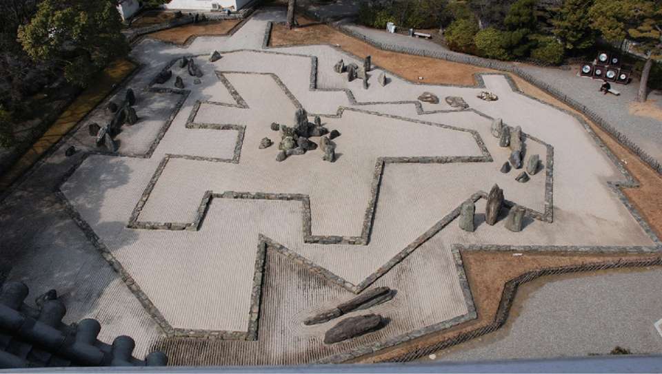 Kishiwada Castle Garden (Hachijin Garden)