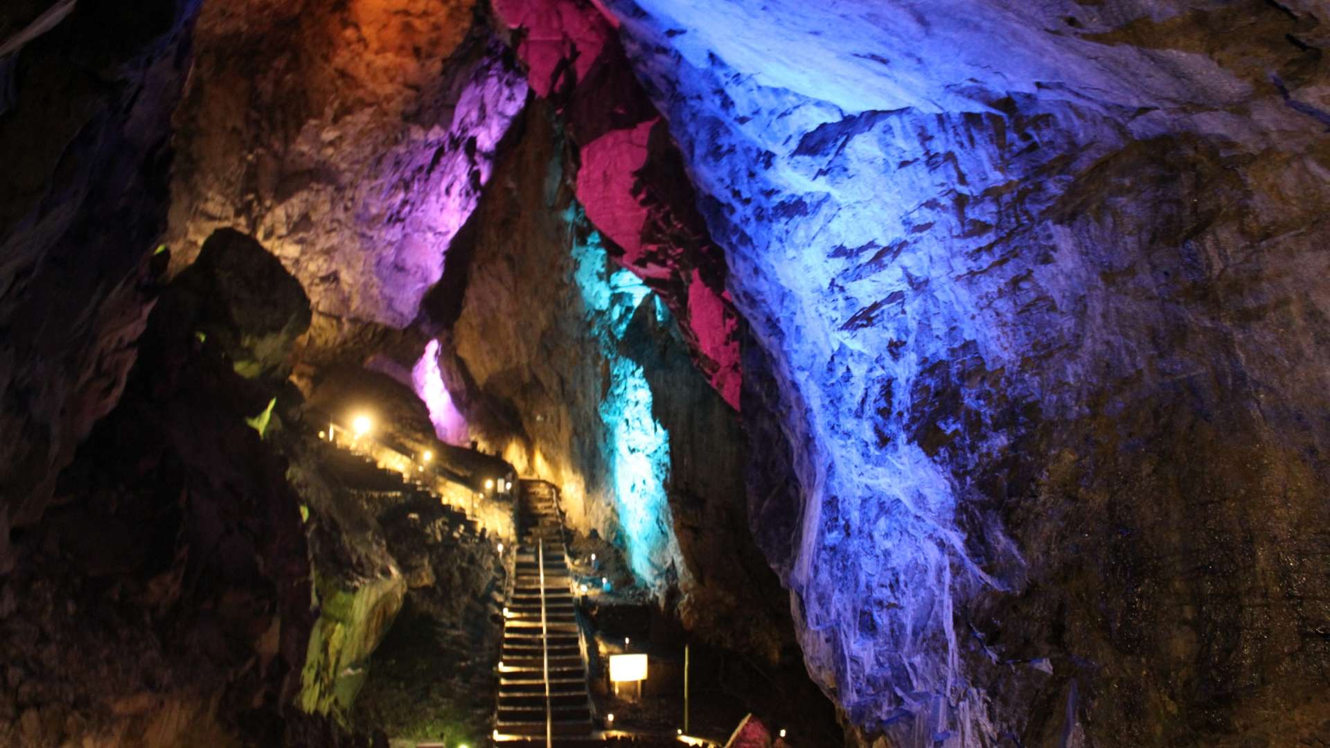 Nippara Limestone Cave